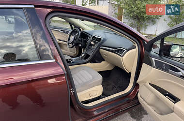 Седан Ford Fusion 2015 в 