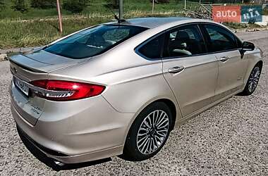 Седан Ford Fusion 2018 в 