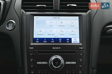 Седан Ford Fusion 2020 в 