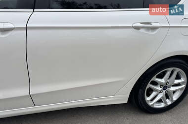 Седан Ford Fusion 2013 в 