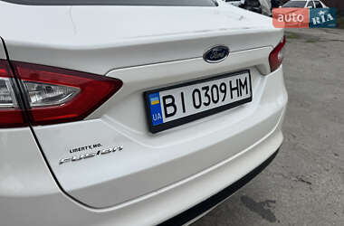 Седан Ford Fusion 2013 в 