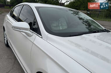 Седан Ford Fusion 2013 в 