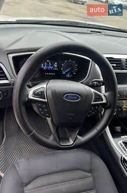 Седан Ford Fusion 2013 в 