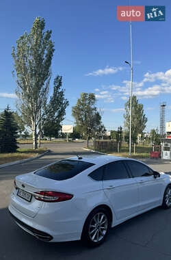 Седан Ford Fusion 2016 в 