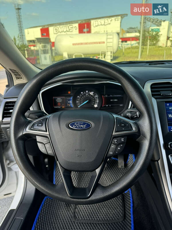 Седан Ford Fusion 2016 в Днепре