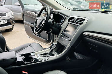 Седан Ford Fusion 2014 в 