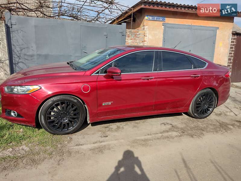 Седан Ford Fusion 2014 в 