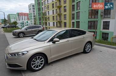Седан Ford Fusion 2017 в 