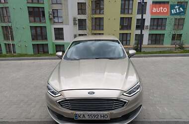 Седан Ford Fusion 2017 в 