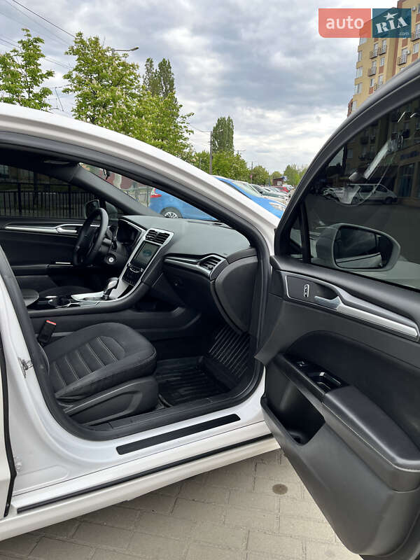 Седан Ford Fusion 2014 в Житомире
