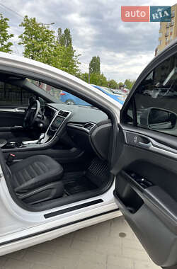 Седан Ford Fusion 2014 в 