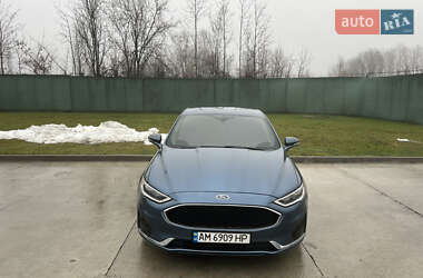 Седан Ford Fusion 2018 в 