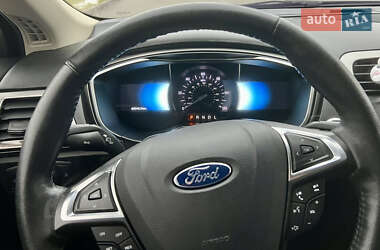 Седан Ford Fusion 2018 в 