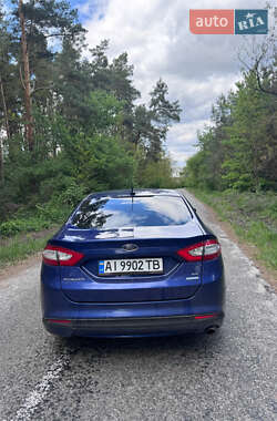 Седан Ford Fusion 2015 в 