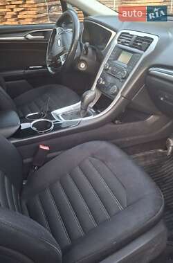 Седан Ford Fusion 2013 в 