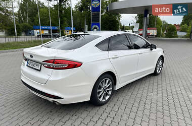 Седан Ford Fusion 2016 в 