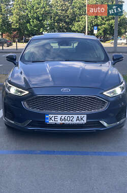 Седан Ford Fusion 2018 в 