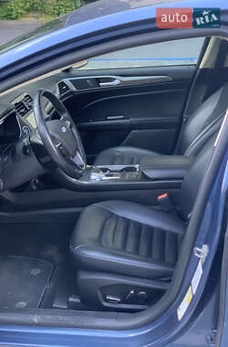 Седан Ford Fusion 2018 в 