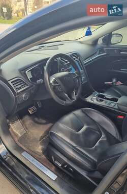 Седан Ford Fusion 2017 в 