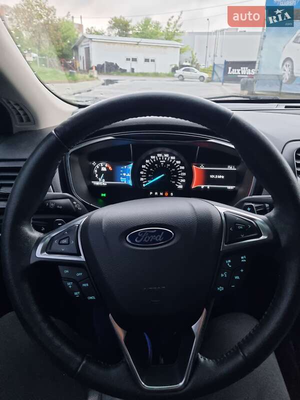 Седан Ford Fusion 2017 в Львові