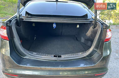 Седан Ford Fusion 2015 в 