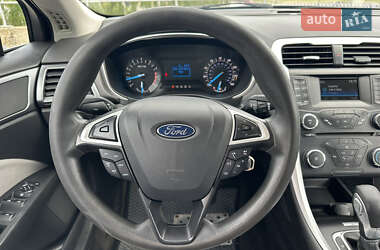 Седан Ford Fusion 2014 в 