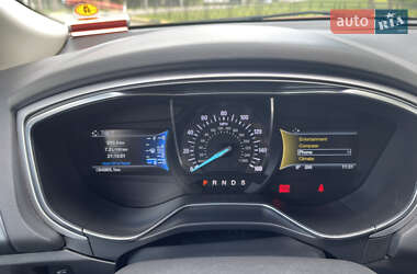 Седан Ford Fusion 2015 в 