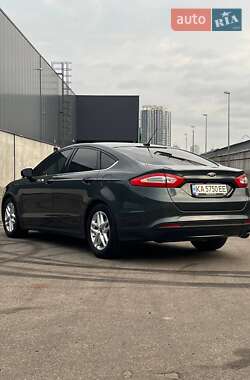 Седан Ford Fusion 2015 в 