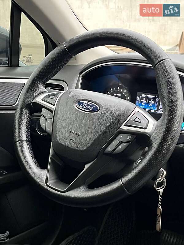 Седан Ford Fusion 2015 в Киеве