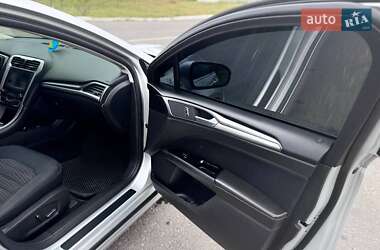 Седан Ford Fusion 2015 в 