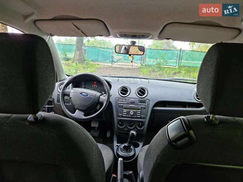 Хэтчбек Ford Fusion 2006 в Львове