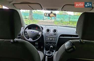 Хэтчбек Ford Fusion 2006 в 