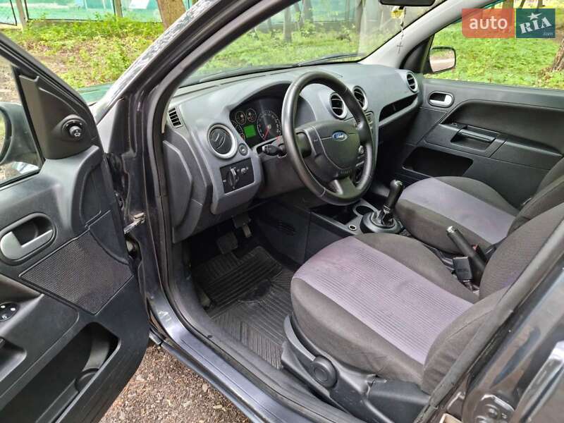 Хэтчбек Ford Fusion 2006 в Львове
