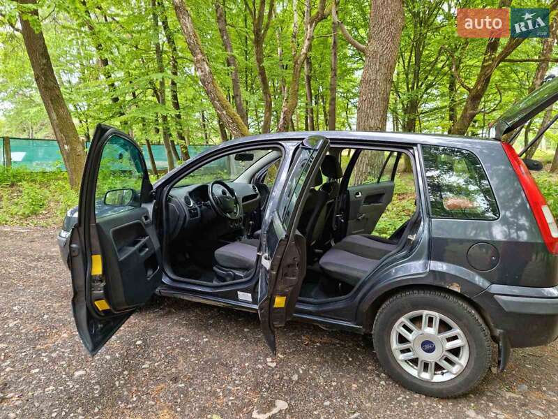Хэтчбек Ford Fusion 2006 в Львове