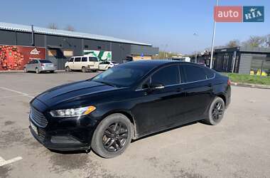 Седан Ford Fusion 2015 в 