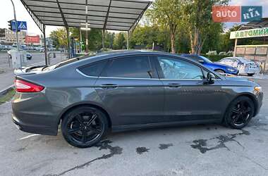 Седан Ford Fusion 2016 в 