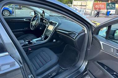 Седан Ford Fusion 2016 в 