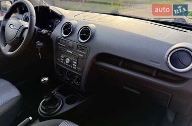 Хэтчбек Ford Fusion 2008 в 