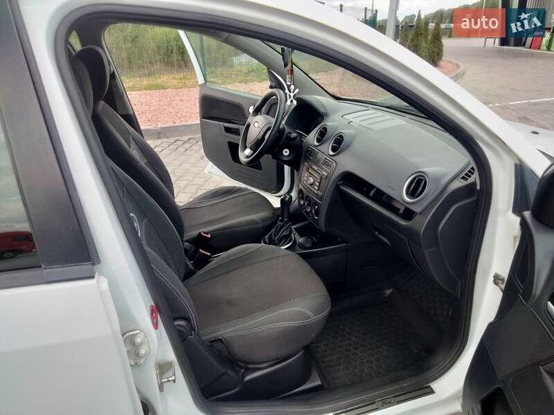 Хэтчбек Ford Fusion 2010 в Виннице фото 15 Хэтчбек Ford Fusion 2010 в Виннице