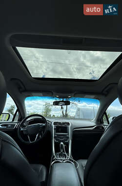 Седан Ford Fusion 2015 в 