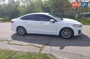 Седан Ford Fusion 2019 в 
