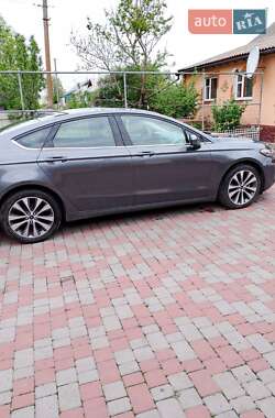 Седан Ford Fusion 2019 в 
