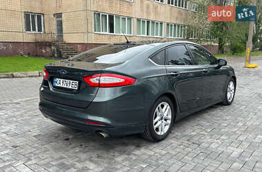 Седан Ford Fusion 2015 в 