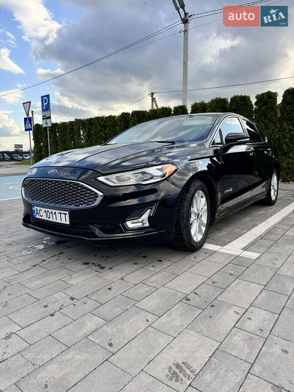 Седан Ford Fusion 2018 в Луцке