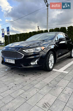 Седан Ford Fusion 2018 в 