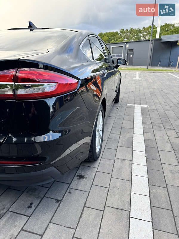 Седан Ford Fusion 2018 в Луцке
