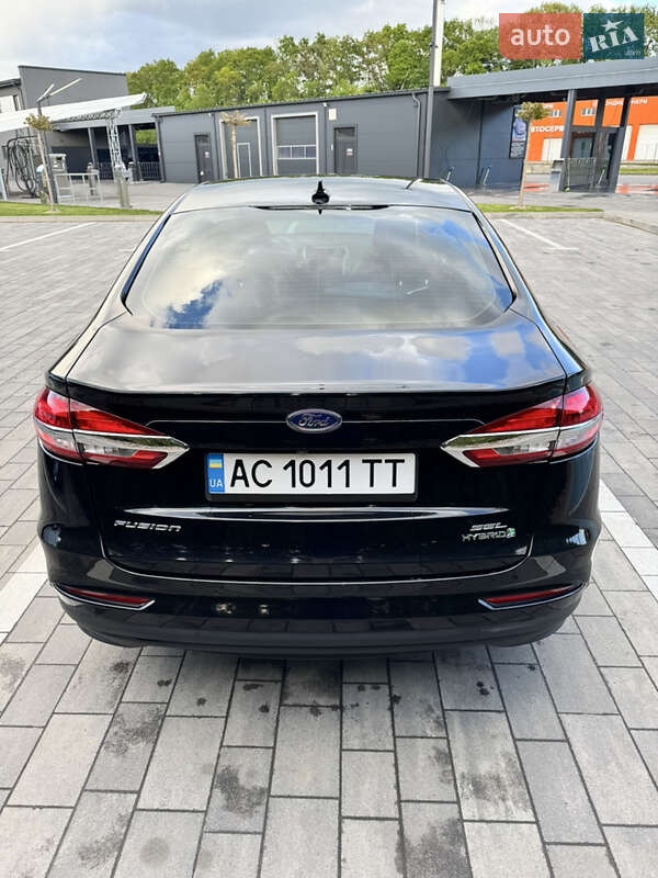 Седан Ford Fusion 2018 в Луцке