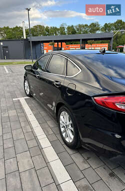 Седан Ford Fusion 2018 в 