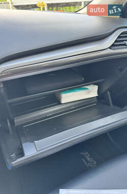 Седан Ford Fusion 2018 в 