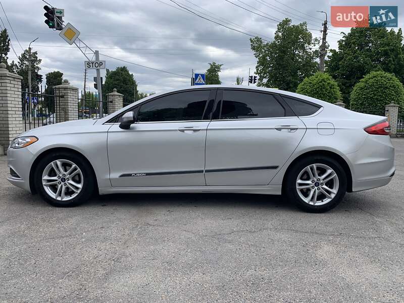Седан Ford Fusion 2018 в 